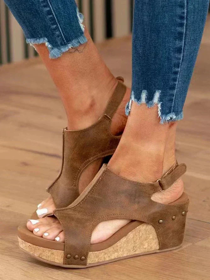 Brown / 12 (43EU)