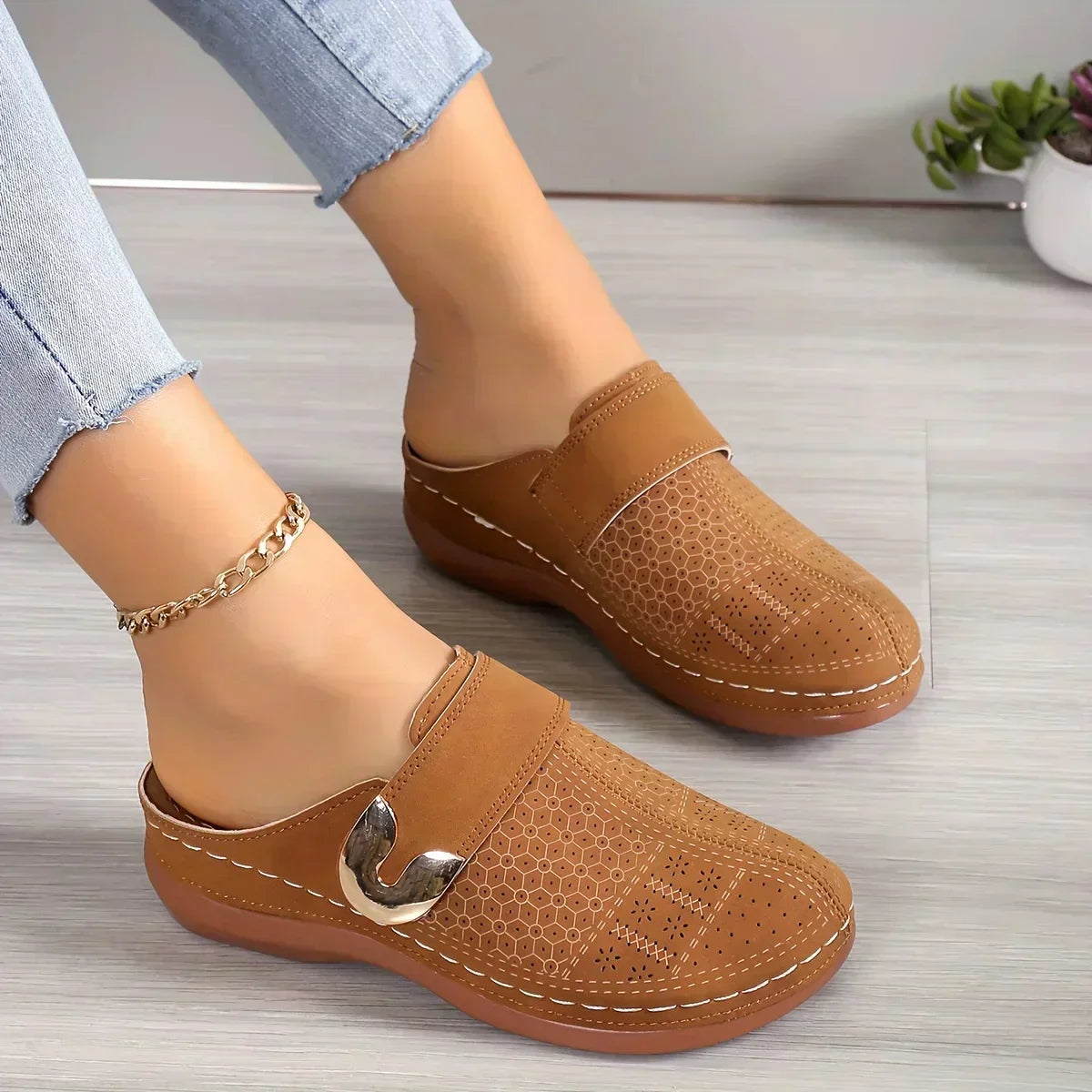 Light Brown / 12  (EU 43)