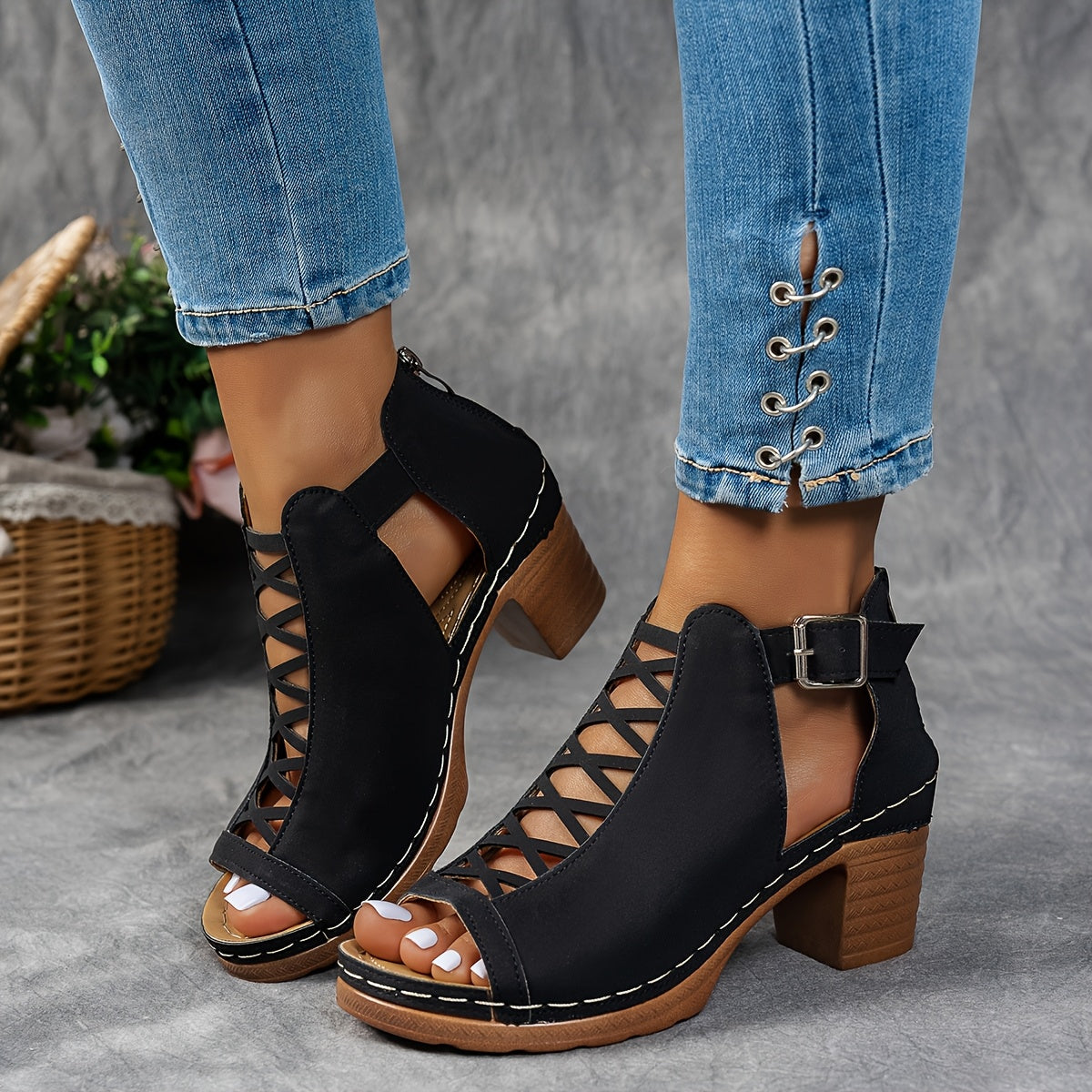 Black / 43